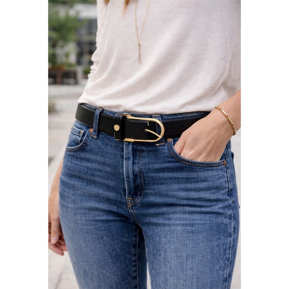 Vince Camuto Black Leather Belt Gold-Tone‎ Hardware Women's Medium Classic Luxe